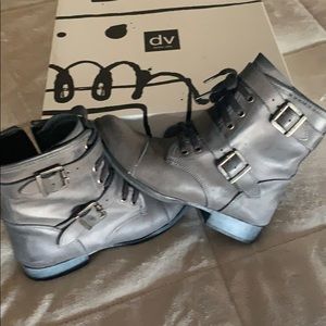 Dolce Vita Gray Leather Sandie Boots.
